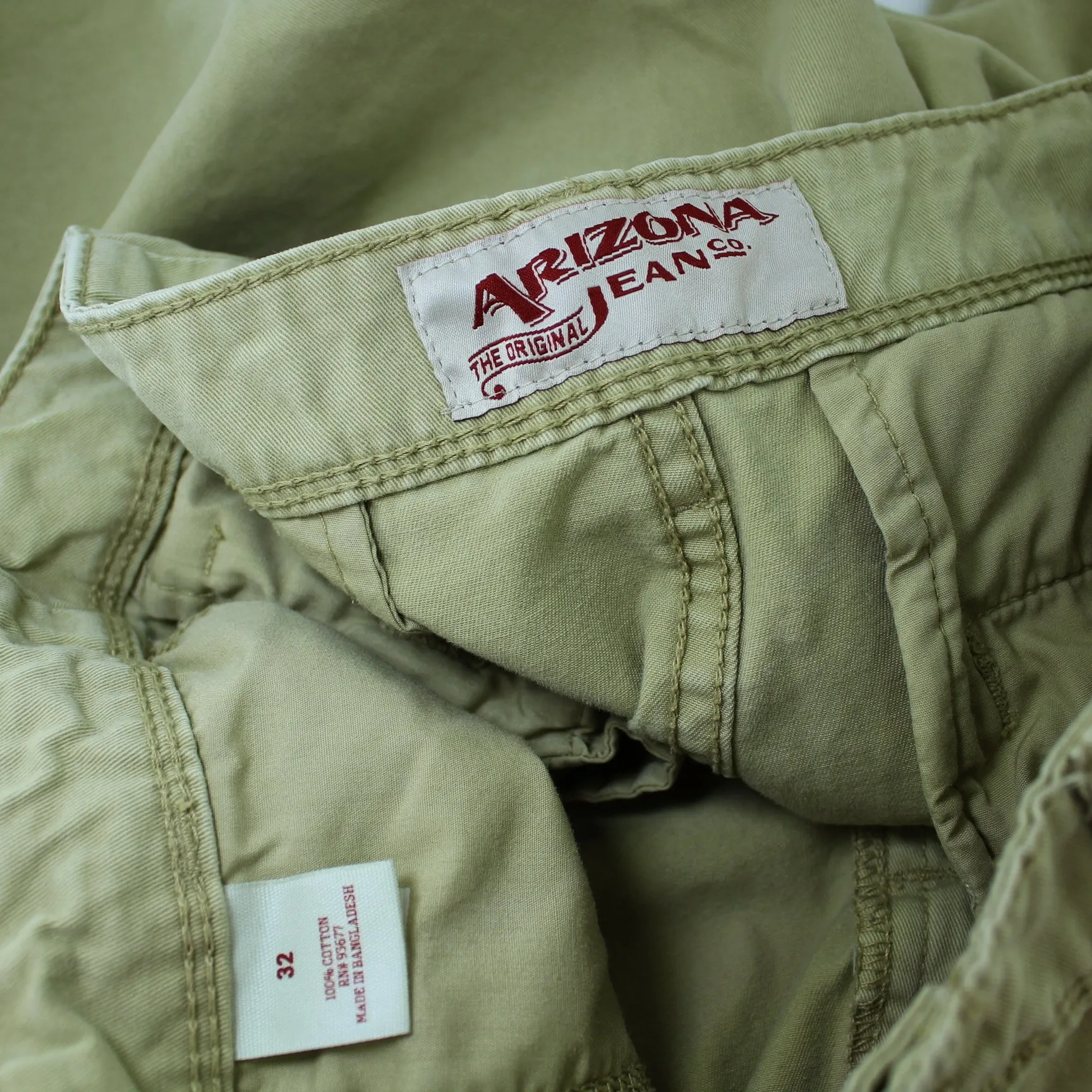Arizona 100% Cotton Khaki Short Pants Watch Pocket Design Size 32 Inseam 9"