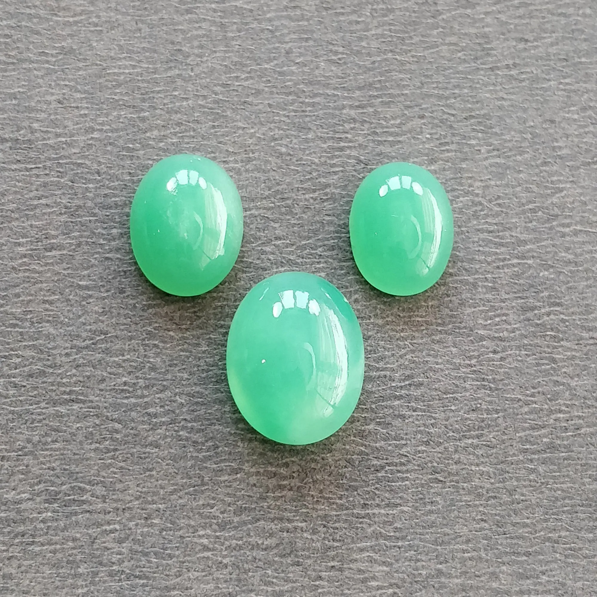 GREEN CHRYSOPRASE Gemstone Cabochon : Natural Untreated Unheated Chrysoprase Oval Egg Shape Set