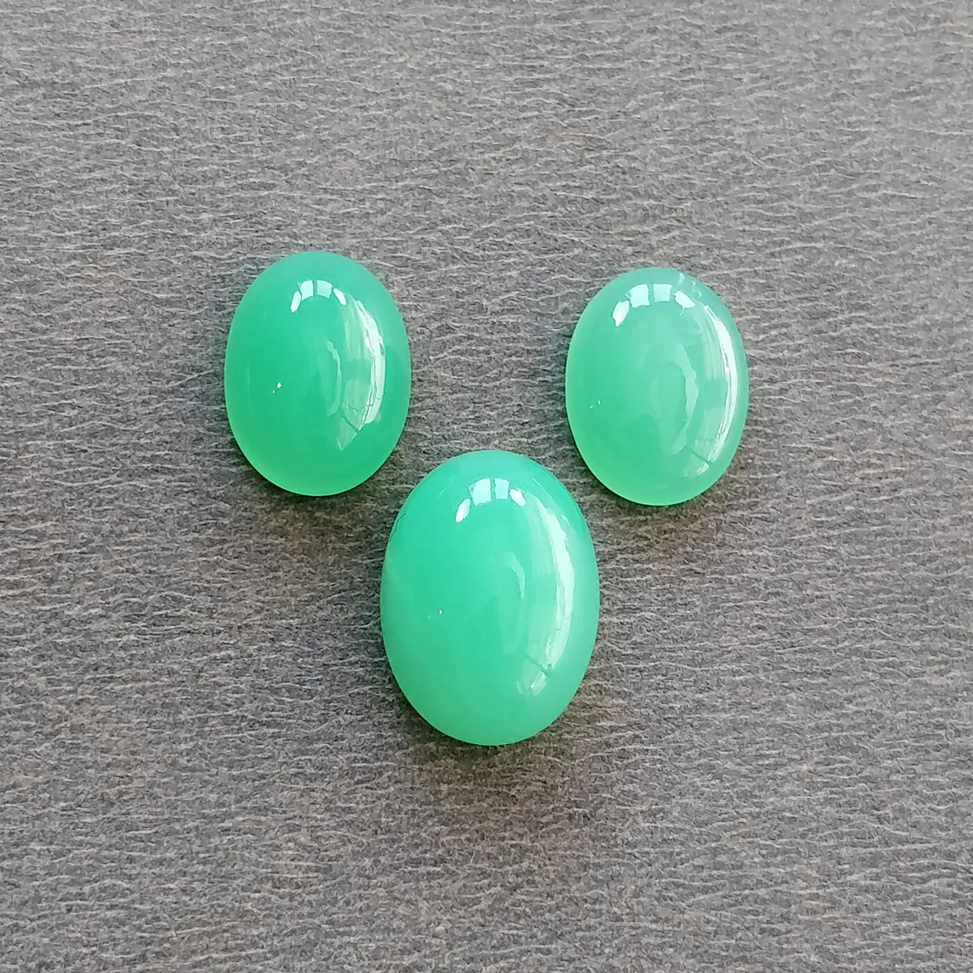 GREEN CHRYSOPRASE Gemstone Cabochon : Natural Untreated Unheated Chrysoprase Oval Egg Shape Set