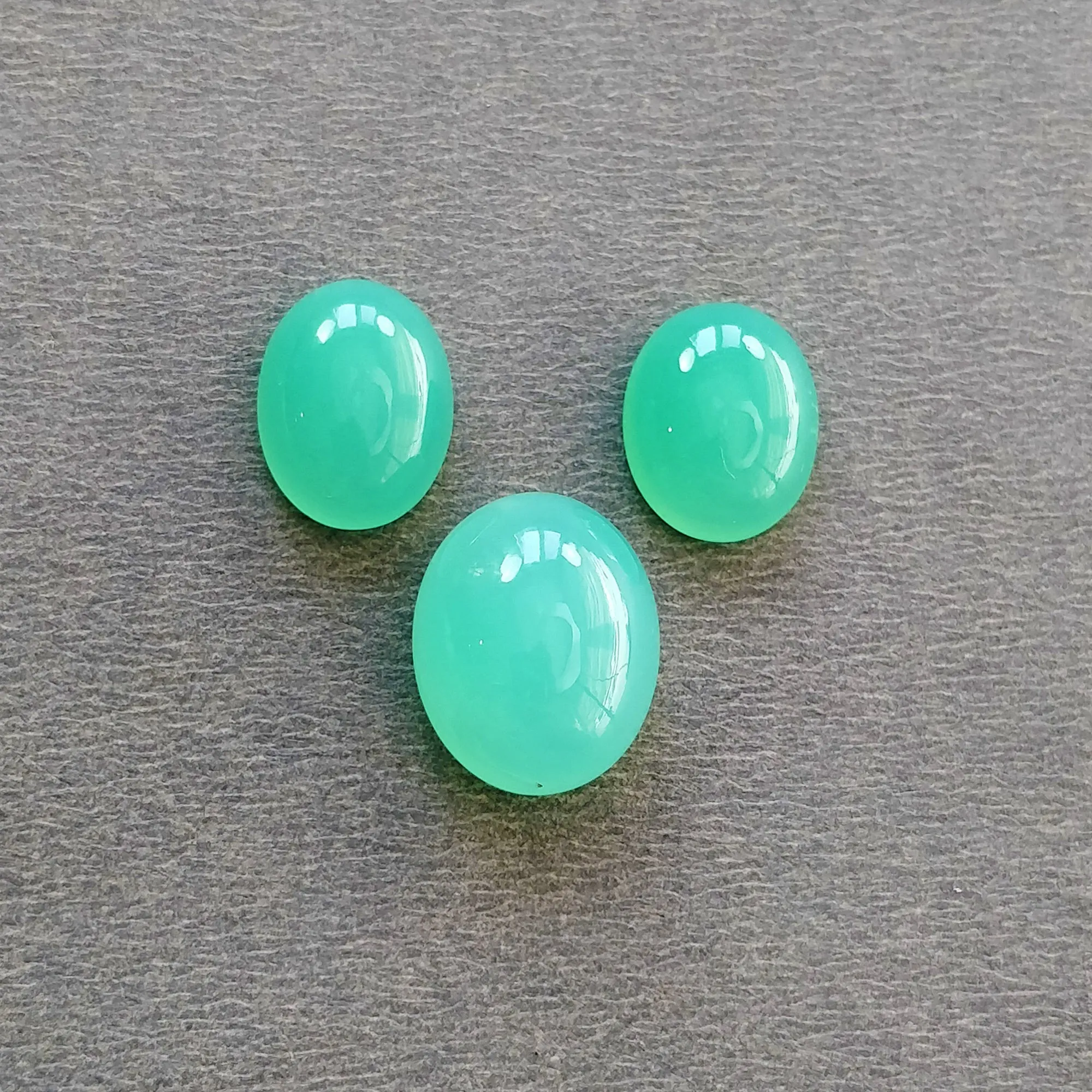 GREEN CHRYSOPRASE Gemstone Cabochon : Natural Untreated Unheated Chrysoprase Oval Egg Shape Set