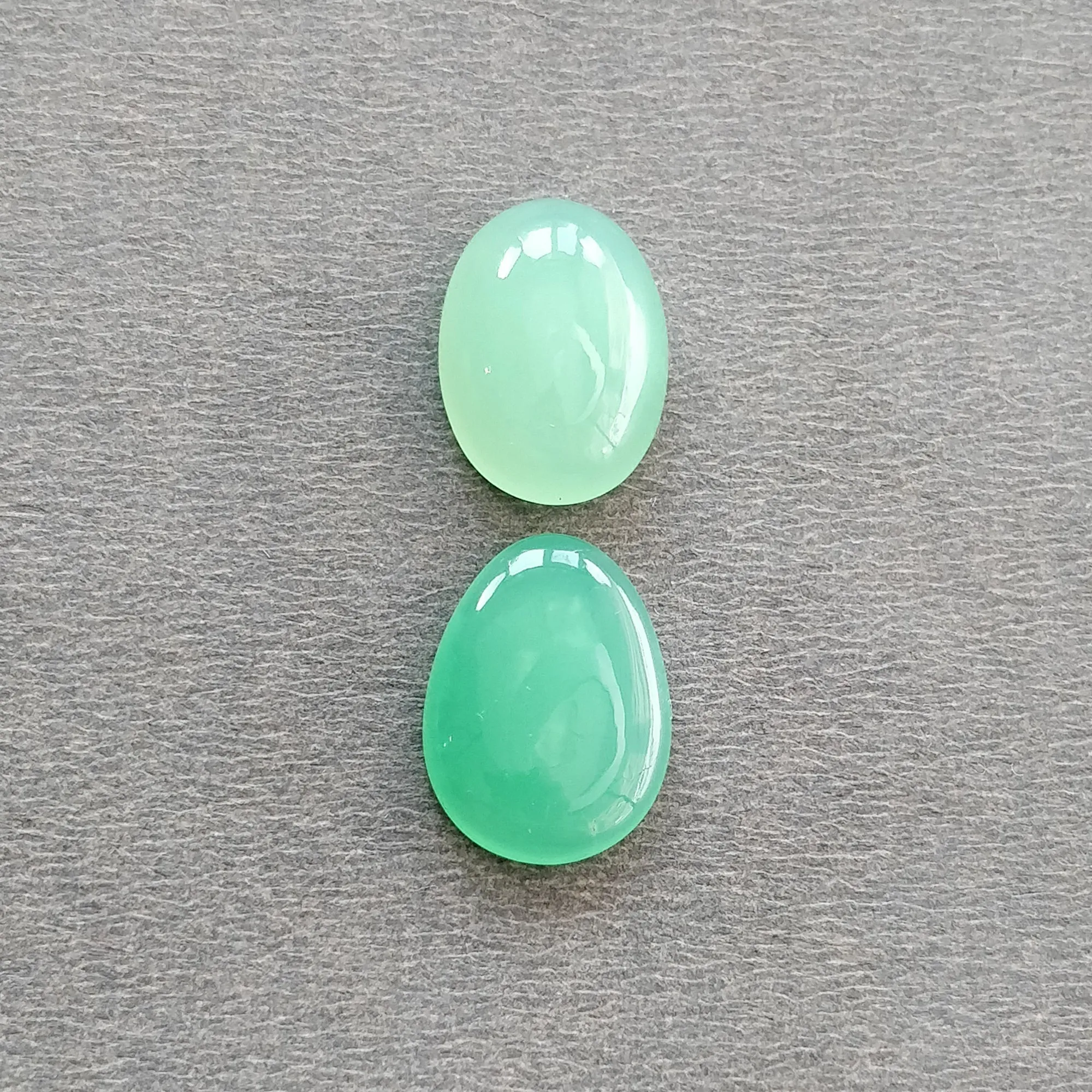 GREEN CHRYSOPRASE Gemstone Cabochon : Natural Untreated Unheated Chrysoprase Oval Egg Shape Set