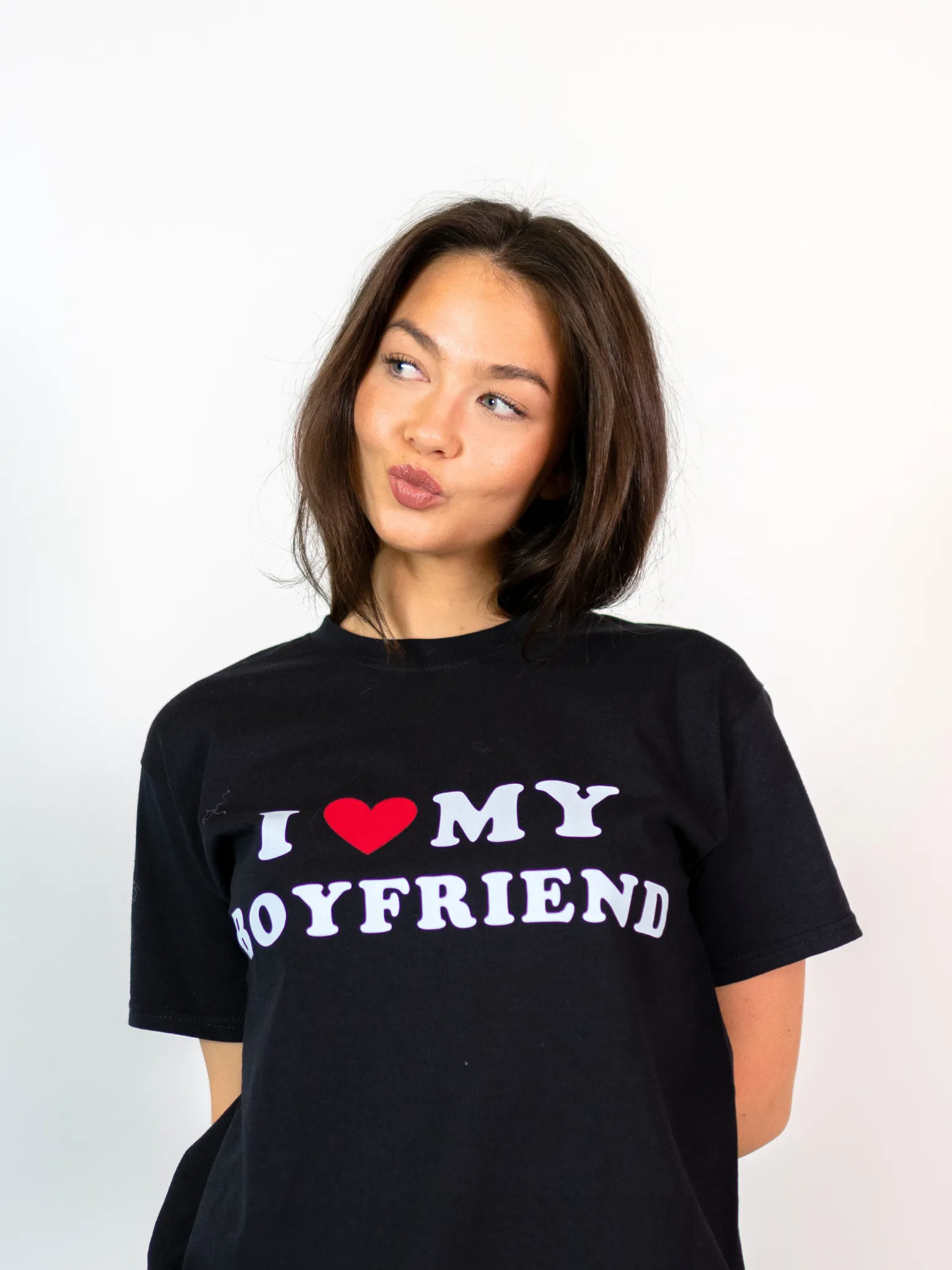 POJKVÄN UNISEX-T-SHIRT - SVART